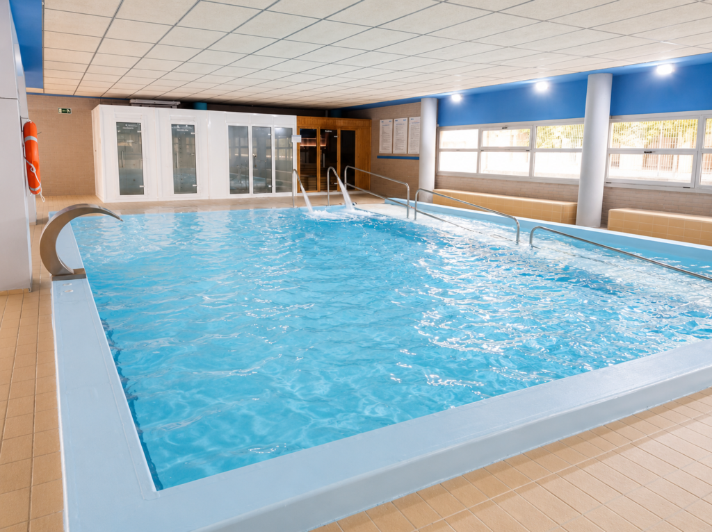 Piscina interior de hidromasaje en Móstoles.