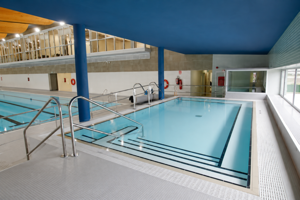 Piscina Myrtha de hidromasaje Centro Deportivo Mandor, acero inoxidable laminado, diseño interior