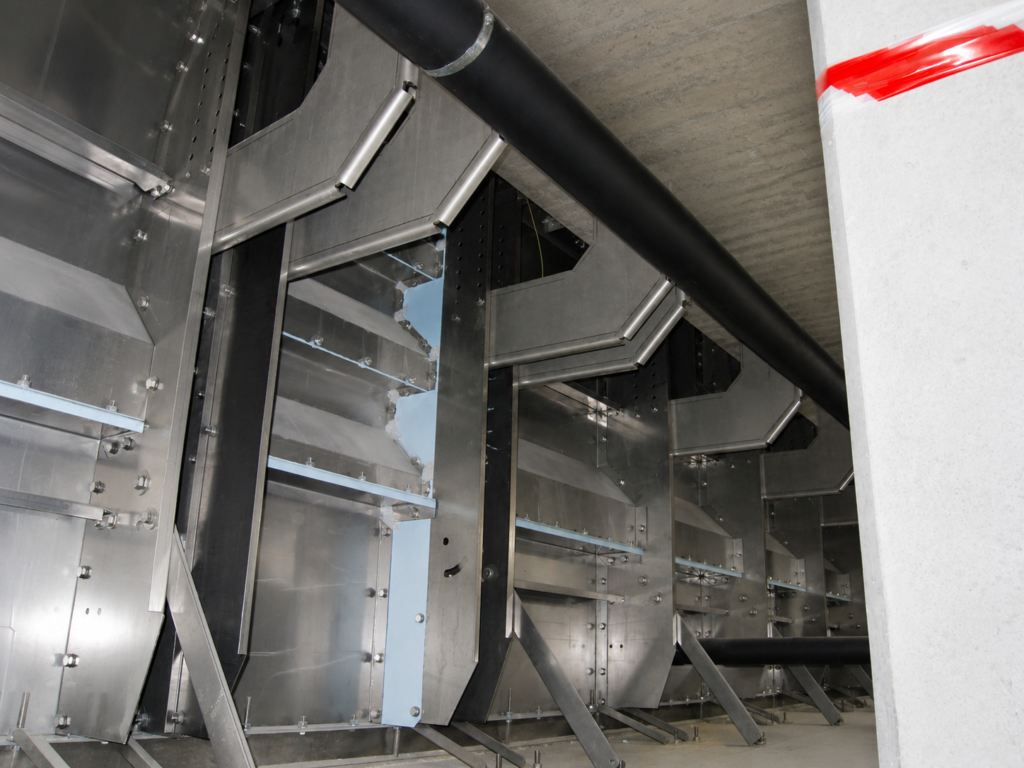 Estructura de piscina Myrtha en Torrejón de Ardoz, acero inoxidable.