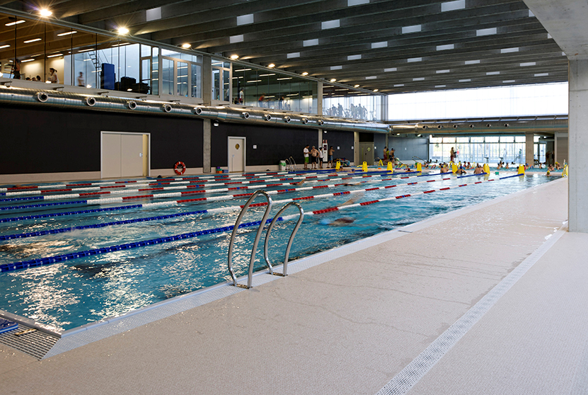 Centre Esportiu Municipal Trèvol Lleida 4 Piscina Myrtha interior para club deportivo en Lleida, carriles de natación y zona wellness.
