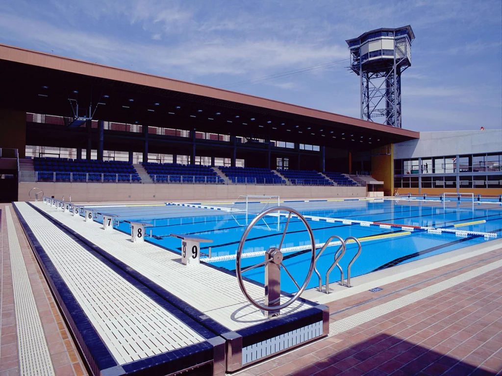 alpe pools club natacio barcelona 15
