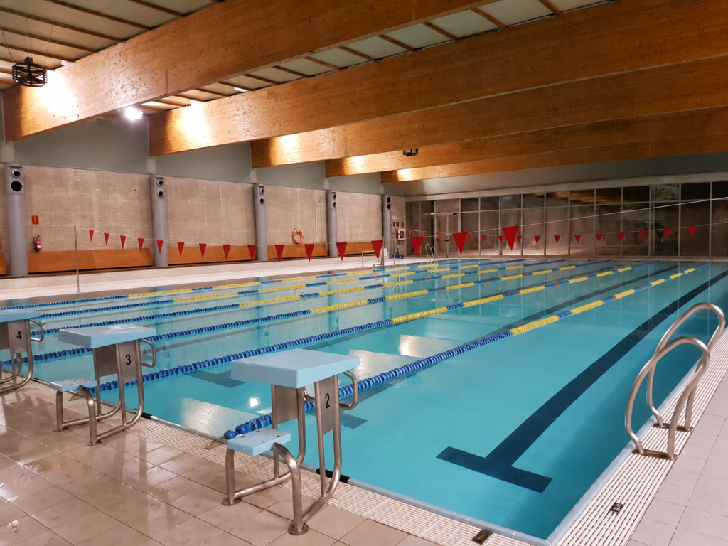 Piscina Myrtha interior con carriles de competición en Benifaió