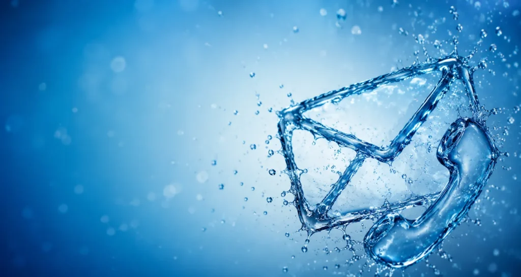 Símbolos de contacto de agua: sobre y teléfono en salpicaduras.