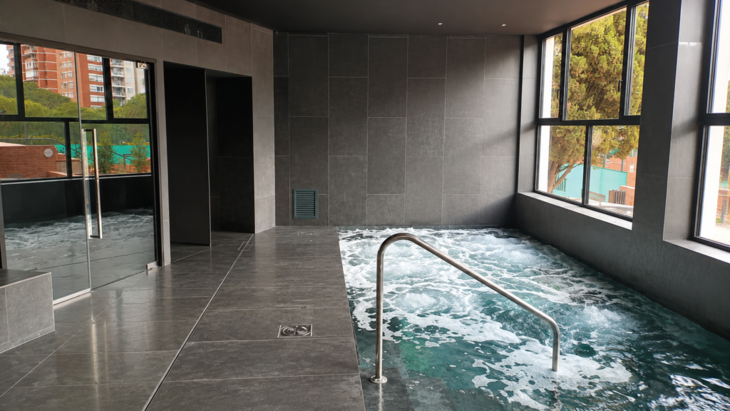 Club Esportiu Laietà 7 Piscina Vitality de hidromasaje en el Club Esportiu Laietà